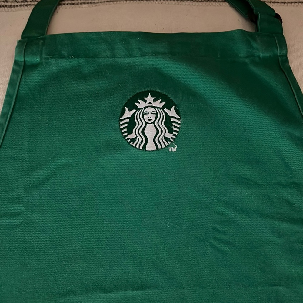 Starbucks green apron, very good condition, 2 pocket front